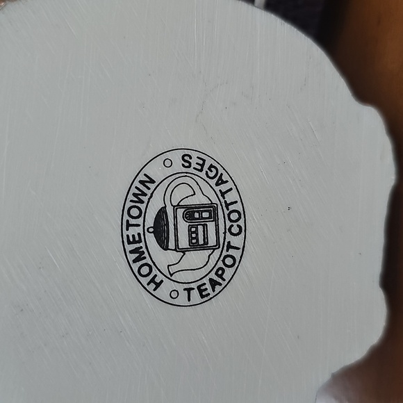 Vintage Hometown Teapot Cottage Hardware - Picture 4 of 5